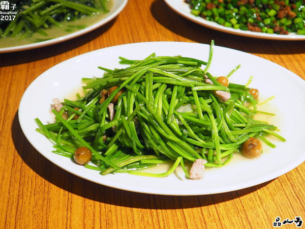 品八方燒鵝手作料理：品八方燒鵝，明爐燒鵝，肉汁香甜帶著炭香