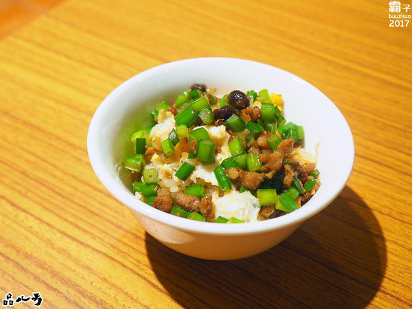 品八方燒鵝手作料理：品八方燒鵝，明爐燒鵝，肉汁香甜帶著炭香