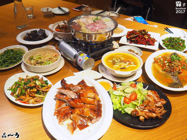 品八方燒鵝手作料理：品八方燒鵝，明爐燒鵝，肉汁香甜帶著炭香