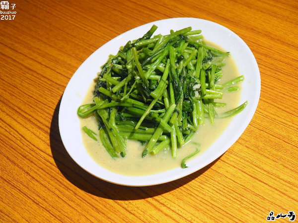 品八方燒鵝手作料理：品八方燒鵝，明爐燒鵝，肉汁香甜帶著炭香