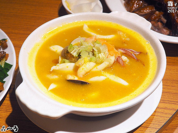 品八方燒鵝手作料理：品八方燒鵝，明爐燒鵝，肉汁香甜帶著炭香