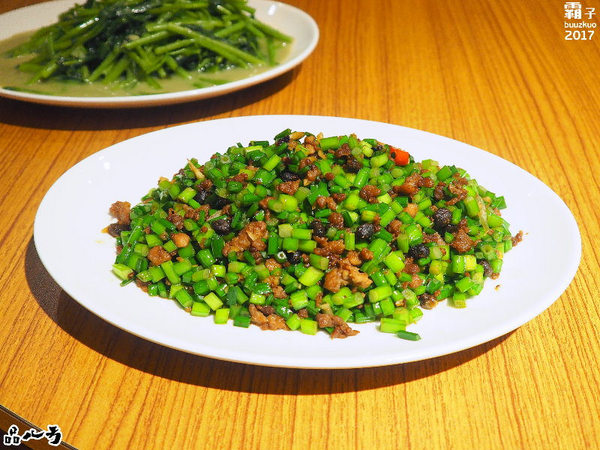 品八方燒鵝手作料理：品八方燒鵝，明爐燒鵝，肉汁香甜帶著炭香