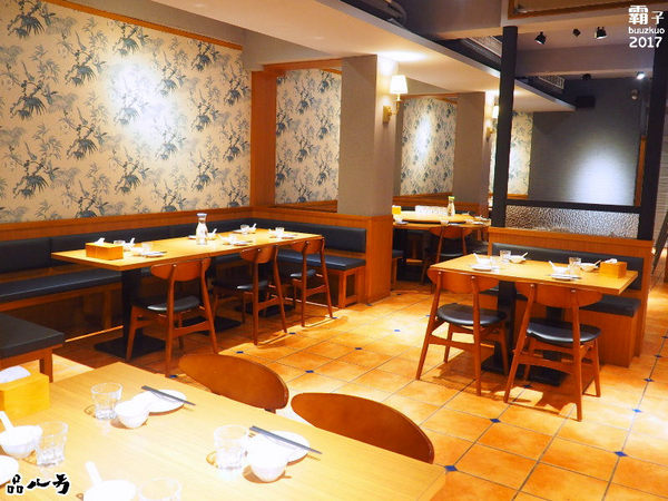 品八方燒鵝手作料理：品八方燒鵝，明爐燒鵝，肉汁香甜帶著炭香