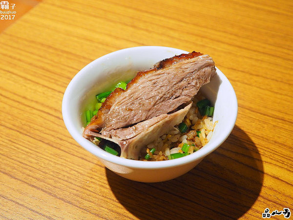 品八方燒鵝手作料理：品八方燒鵝，明爐燒鵝，肉汁香甜帶著炭香