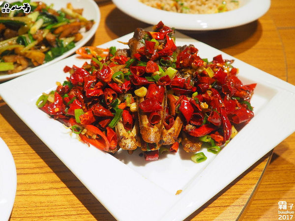 品八方燒鵝手作料理：品八方燒鵝，明爐燒鵝，肉汁香甜帶著炭香