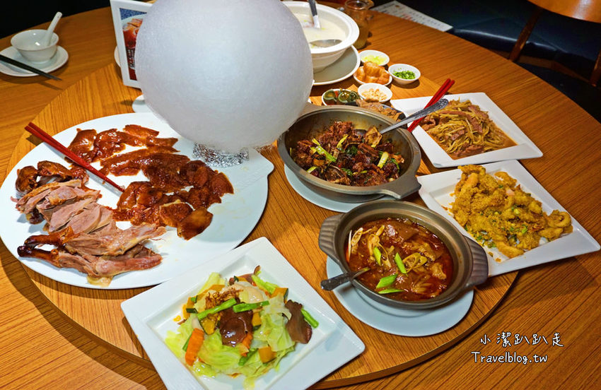 台中西區美食推薦》品八方燒鵝。精緻中式餐廳，招牌人氣必吃招牌櫻桃四吃，聚餐首選，電視節目採訪熱門美食。 - 小潔趴趴走旅遊札記