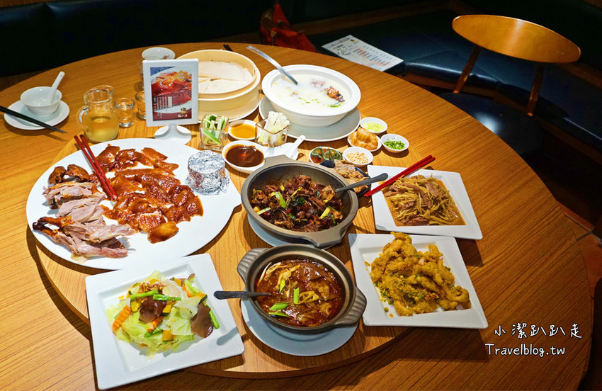 台中西區美食推薦》品八方燒鵝。精緻中式餐廳，招牌人氣必吃招牌櫻桃四吃，聚餐首選，電視節目採訪熱門美食。 - 小潔趴趴走旅遊札記