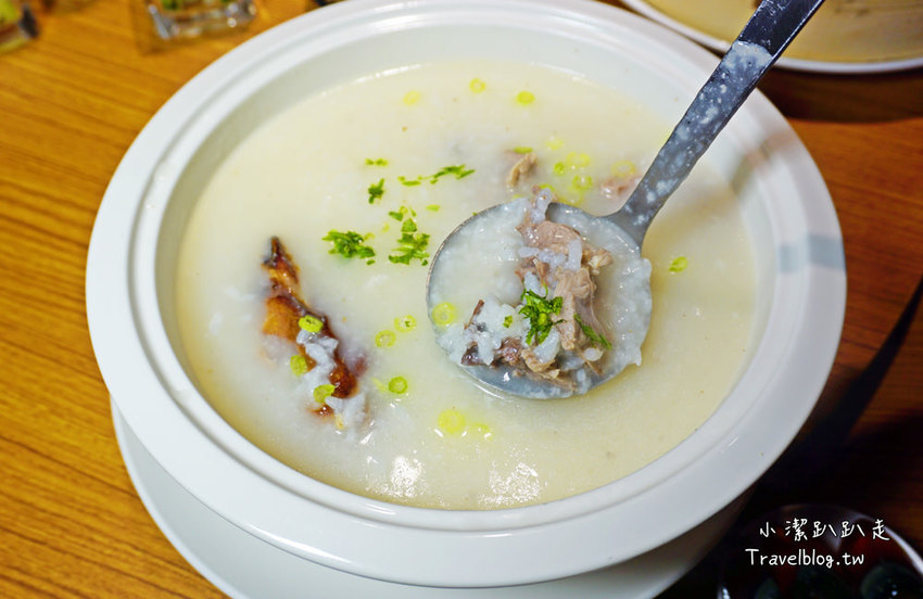 台中西區美食推薦》品八方燒鵝。精緻中式餐廳，招牌人氣必吃招牌櫻桃四吃，聚餐首選，電視節目採訪熱門美食。 - 小潔趴趴走旅遊札記