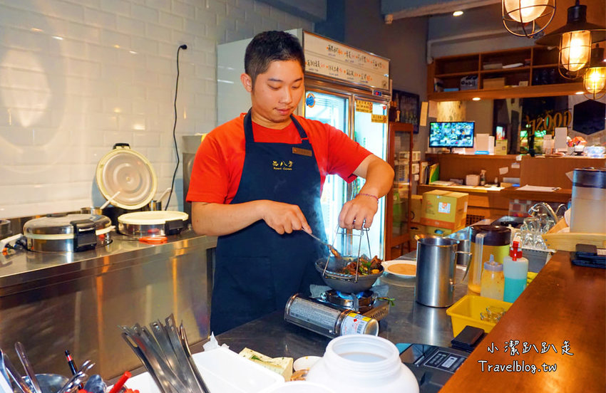 台中西區美食推薦》品八方燒鵝。精緻中式餐廳，招牌人氣必吃招牌櫻桃四吃，聚餐首選，電視節目採訪熱門美食。 - 小潔趴趴走旅遊札記