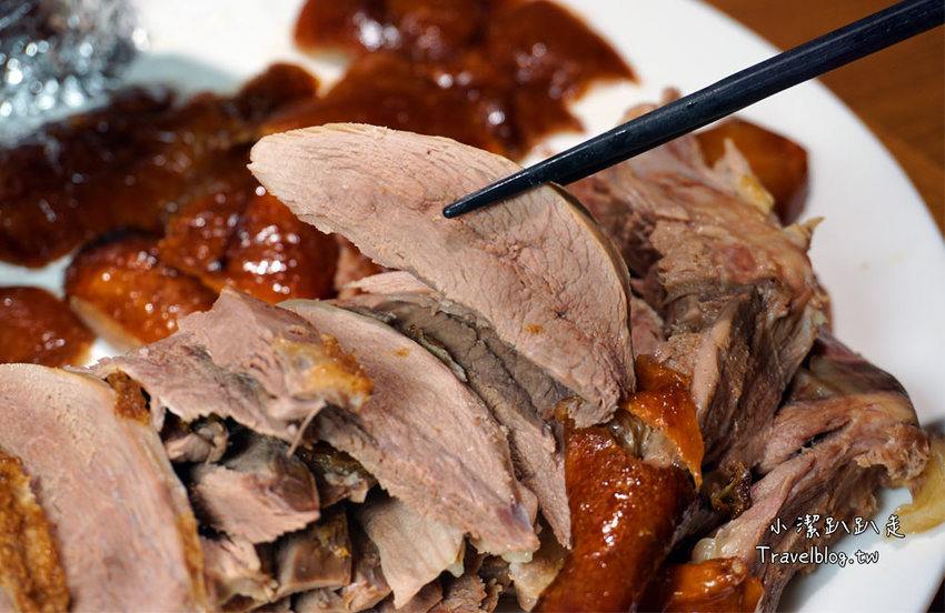台中西區美食推薦》品八方燒鵝。精緻中式餐廳，招牌人氣必吃招牌櫻桃四吃，聚餐首選，電視節目採訪熱門美食。 - 小潔趴趴走旅遊札記