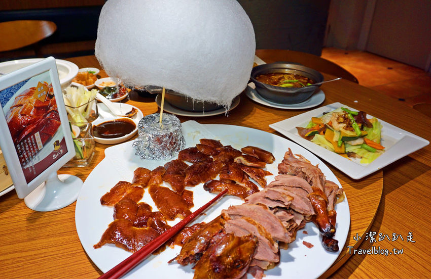 台中西區美食推薦》品八方燒鵝。精緻中式餐廳，招牌人氣必吃招牌櫻桃四吃，聚餐首選，電視節目採訪熱門美食。 - 小潔趴趴走旅遊札記