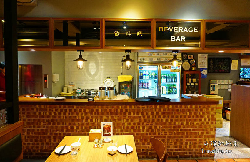 台中西區美食推薦》品八方燒鵝。精緻中式餐廳，招牌人氣必吃招牌櫻桃四吃，聚餐首選，電視節目採訪熱門美食。 - 小潔趴趴走旅遊札記