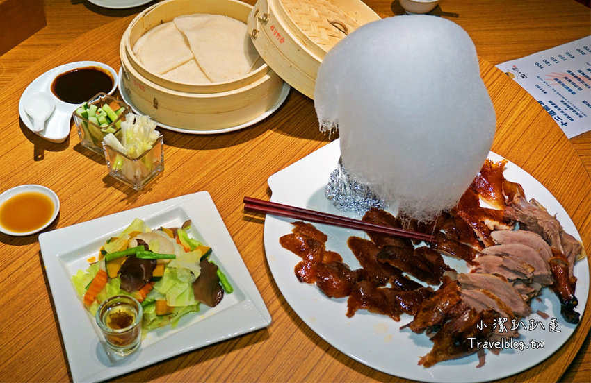 台中西區美食推薦》品八方燒鵝。精緻中式餐廳，招牌人氣必吃招牌櫻桃四吃，聚餐首選，電視節目採訪熱門美食。 - 小潔趴趴走旅遊札記