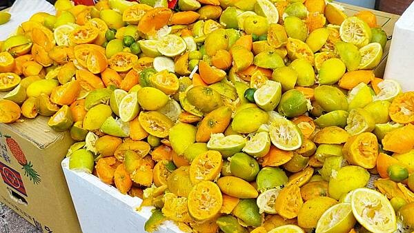 【台北美食】金桔檸檬汁｜迪化街必喝必買的新鮮現榨果汁