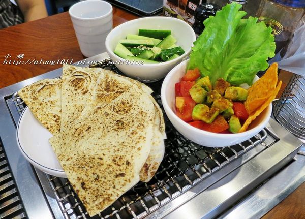 VEGE TEJI YA 菜豚屋(高雄店)：韓國的傳統美味、日式的創意吃法!! VEGE TEJI YA 菜豚屋 / 高雄店 / 愛評體驗團
