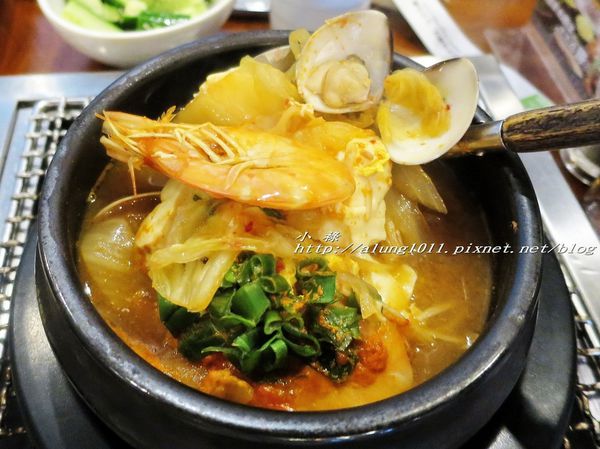 VEGE TEJI YA 菜豚屋(高雄店)：韓國的傳統美味、日式的創意吃法!! VEGE TEJI YA 菜豚屋 / 高雄店 / 愛評體驗團