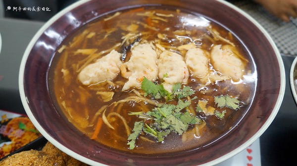 第一香焿的專賣店(頭份中正店):【苗栗頭份】平價美食、焿類選擇多,小菜更是多達22種選擇,還有附設停車場:第一香焿的專賣店