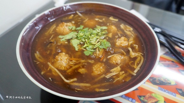 第一香焿的專賣店(頭份中正店):【苗栗頭份】平價美食、焿類選擇多,小菜更是多達22種選擇,還有附設停車場:第一香焿的專賣店