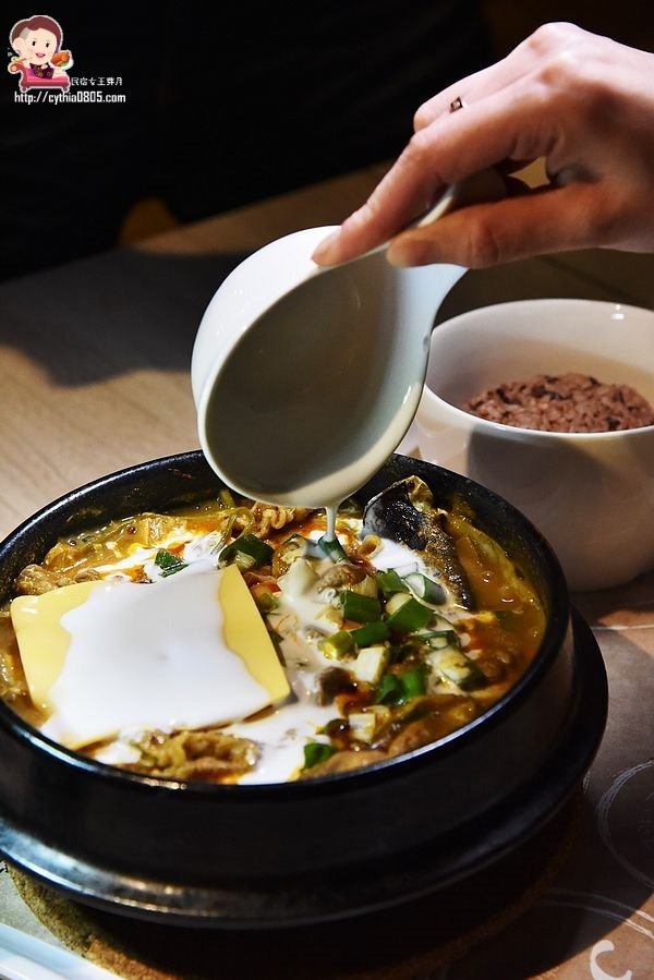 桃園區美食-家咖哩桃園店-主餐多了新選擇，咖哩壽喜燒有驚艷，吃巧吃飽都兼顧 (邀約) @民宿女王芽月-美食.旅遊.全台趴趴走