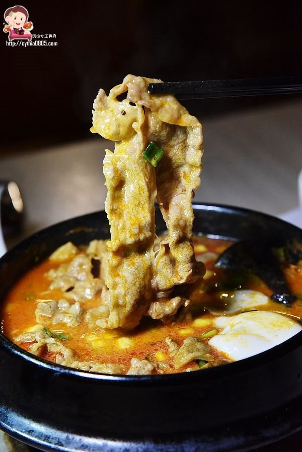 桃園區美食-家咖哩桃園店-主餐多了新選擇，咖哩壽喜燒有驚艷，吃巧吃飽都兼顧 (邀約) @民宿女王芽月-美食.旅遊.全台趴趴走