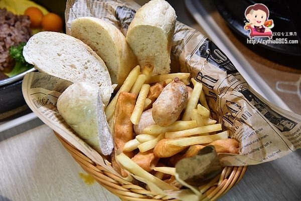 桃園區美食-家咖哩桃園店-主餐多了新選擇，咖哩壽喜燒有驚艷，吃巧吃飽都兼顧 (邀約) @民宿女王芽月-美食.旅遊.全台趴趴走