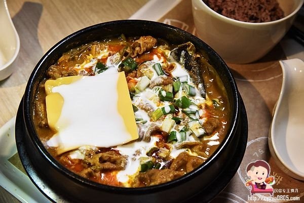 桃園區美食-家咖哩桃園店-主餐多了新選擇，咖哩壽喜燒有驚艷，吃巧吃飽都兼顧 (邀約) @民宿女王芽月-美食.旅遊.全台趴趴走