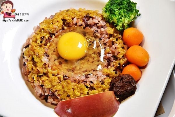 桃園區美食-家咖哩桃園店-主餐多了新選擇，咖哩壽喜燒有驚艷，吃巧吃飽都兼顧 (邀約) @民宿女王芽月-美食.旅遊.全台趴趴走