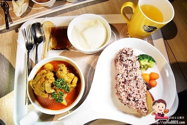 桃園區美食-家咖哩桃園店-主餐多了新選擇，咖哩壽喜燒有驚艷，吃巧吃飽都兼顧 (邀約) @民宿女王芽月-美食.旅遊.全台趴趴走