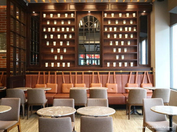 Street-Churros cafe ( 台中秀泰店 ):台中美食│Street Churros〃情人節限定"草莓愛心吉那圈",只到2/14哦~