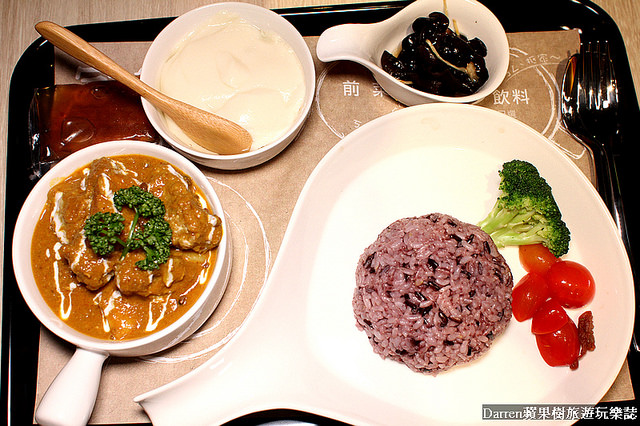『桃園美食推薦』家咖哩(桃園ATT筷食尚店)★花蓮第一人氣咖哩免費加飯和咖哩醬吃到飽/台灣小農無毒食材南洋咖哩/桃園站前商圈美食推薦
