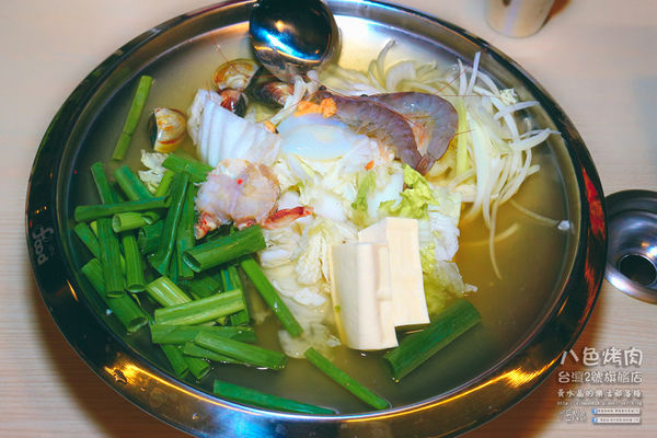 八色烤肉台灣2號旗艦店【桃園美食】|桃園市桃園區站前韓國烤肉餐廳；來自韓國東大門品牌有桌邊服務，桃園站前正式插旗。