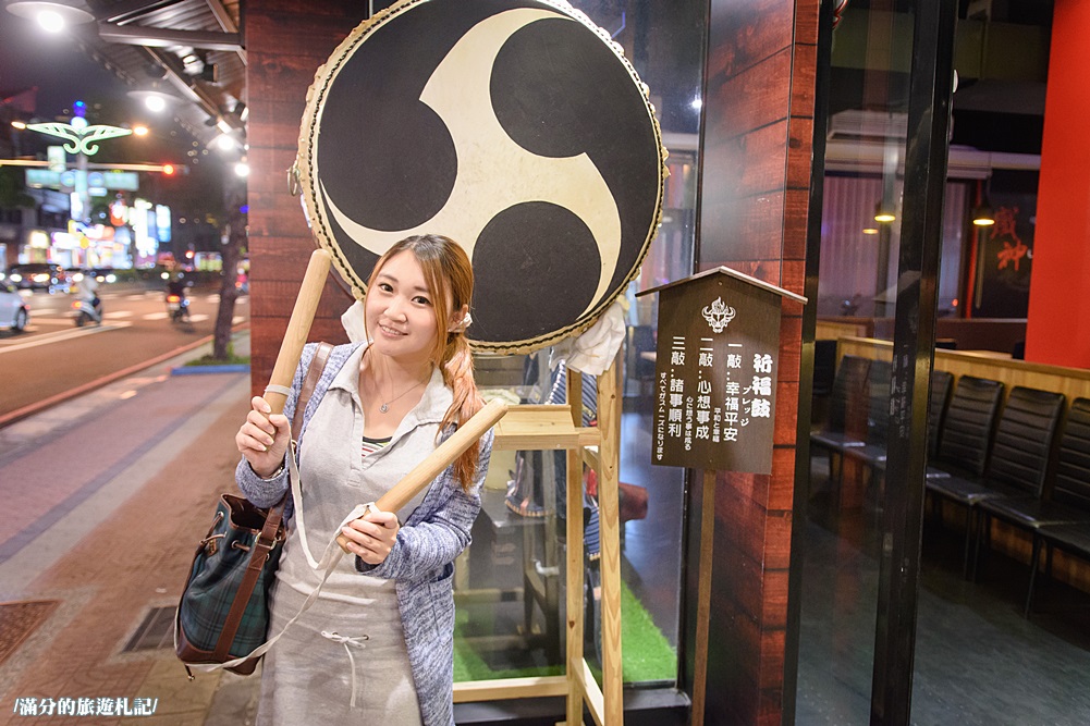 桃園市美食》熾神原塊牛排 桃園牛排館 鑄鐵鍋飯 重量版36盎司巨型戰斧豬排上桌 挑戰極限味蕾 - 滿分的旅遊札記