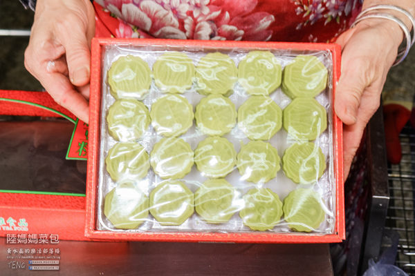 陸媽媽菜包【中壢美食】|桃園中壢龍貓草ㄚ粿專賣店;紅豆沙龍貓、蘿蔔絲龍貓,連吃草ㄚ粿都要萌萌的厲害。