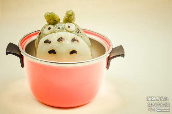 陸媽媽菜包【中壢美食】|桃園中壢龍貓草ㄚ粿專賣店;紅豆沙龍貓、蘿蔔絲龍貓,連吃草ㄚ粿都要萌萌的厲害。