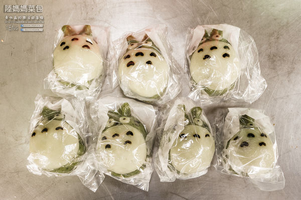陸媽媽菜包【中壢美食】|桃園中壢龍貓草ㄚ粿專賣店;紅豆沙龍貓、蘿蔔絲龍貓,連吃草ㄚ粿都要萌萌的厲害。