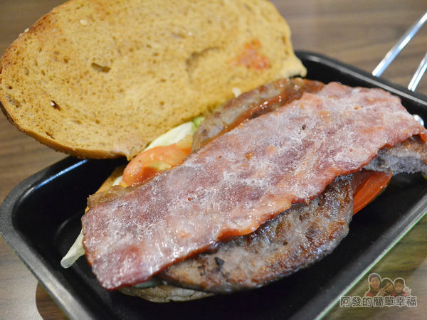 瑞比早午餐32-歐式乾酪潛艇堡(瑞比厚牛培根)-大片大塊