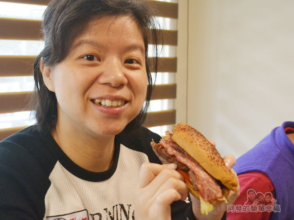 瑞比早午餐33-開心的老婆