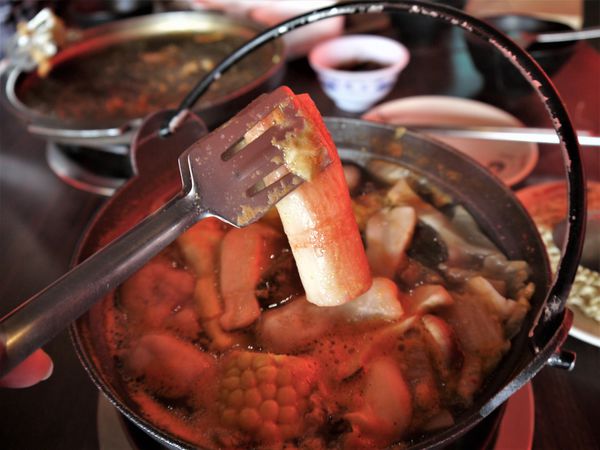 【台南市-麻豆區】蝦咪！一個人只要$299，就可以火鍋、烤肉吃到飽😲？！來『一鼎鍋』吃飯打卡，還加值贈送隱藏版主食喔＼(^o^)／