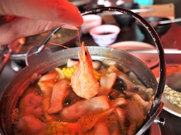 【台南市-麻豆區】蝦咪！一個人只要$299，就可以火鍋、烤肉吃到飽😲？！來『一鼎鍋』吃飯打卡，還加值贈送隱藏版主食喔＼(^o^)／