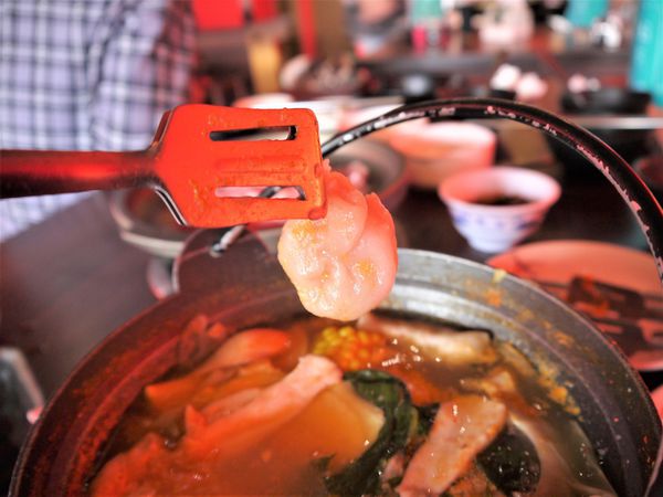 【台南市-麻豆區】蝦咪！一個人只要$299，就可以火鍋、烤肉吃到飽😲？！來『一鼎鍋』吃飯打卡，還加值贈送隱藏版主食喔＼(^o^)／