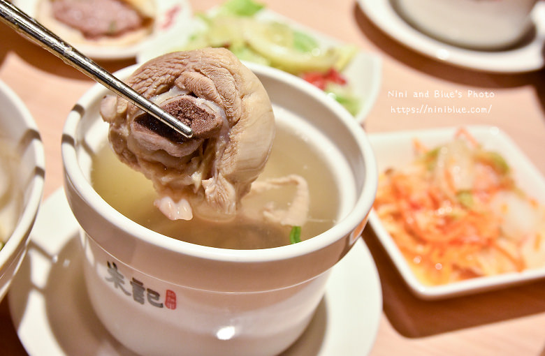 大遠百朱記餡餅東北料理麵食美食21