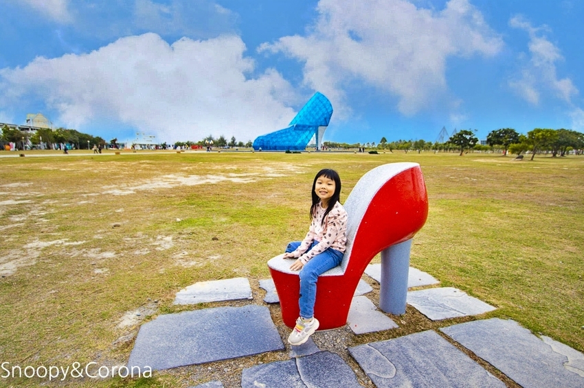 【嘉義景點】布袋景點｜高跟鞋教堂～唯美浪漫玻璃高跟鞋教堂，IG打卡必拍