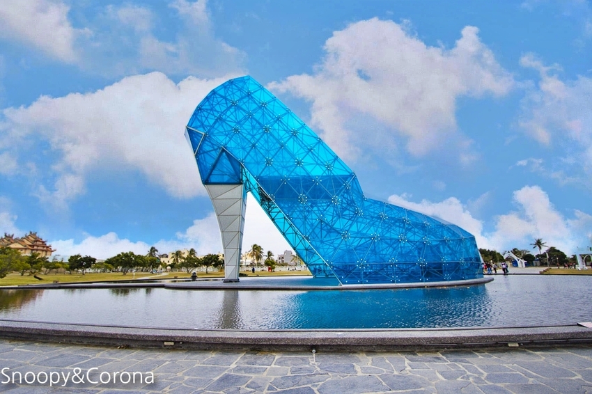 【嘉義景點】布袋景點｜高跟鞋教堂～唯美浪漫玻璃高跟鞋教堂，IG打卡必拍