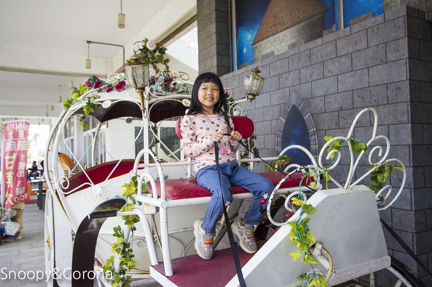 【嘉義景點】布袋景點｜高跟鞋教堂～唯美浪漫玻璃高跟鞋教堂，IG打卡必拍