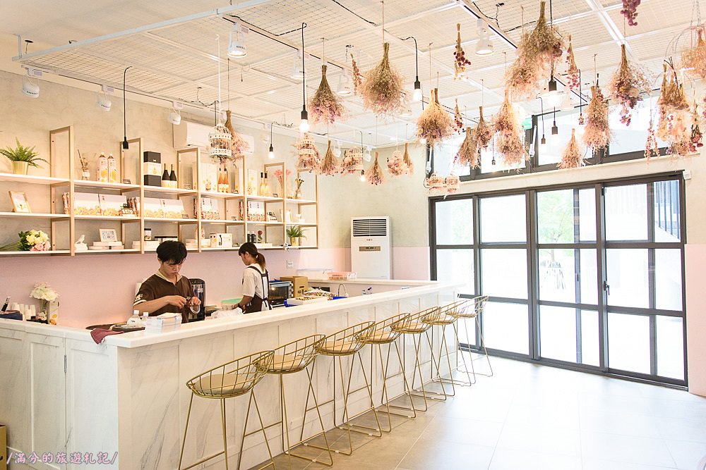 嘉義番路鄉景點》阿里山18號愛情絲路 愛情大草原 情人約會景點 花牆拍美照兼吃旺萊山鳳梨酥 - 滿分的旅遊札記