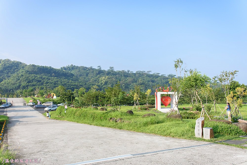 嘉義番路鄉景點》阿里山18號愛情絲路 愛情大草原 情人約會景點 花牆拍美照兼吃旺萊山鳳梨酥 - 滿分的旅遊札記