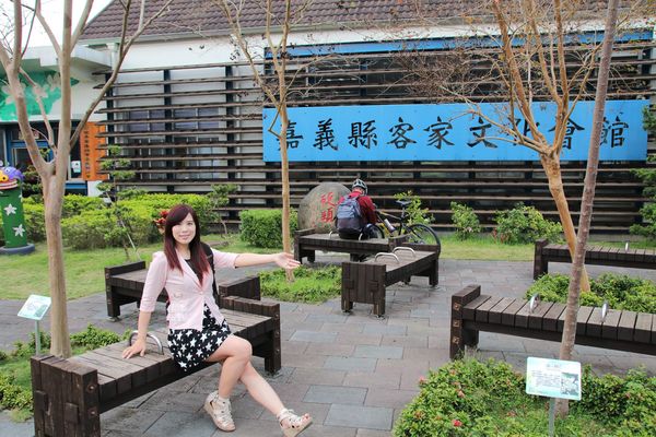 嘉義縣客家文化會館: 【嘉義景點】嘉義縣客家文化會館~七彩繽紛亮麗奪目/客家獅充滿喜氣洋洋/客家活動體驗/客家文物展覽