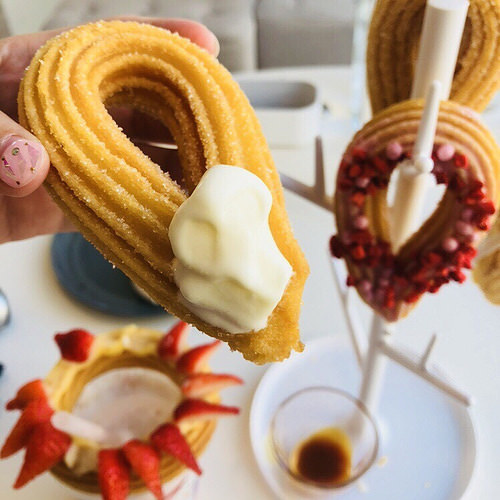 【台南美食】CHURRO & Sweet 草莓季必追!愛心仙女棒點燃你的粉紅少女心,季節限定飲品草莓美莓、浮誇系吉拿樹絕對必點