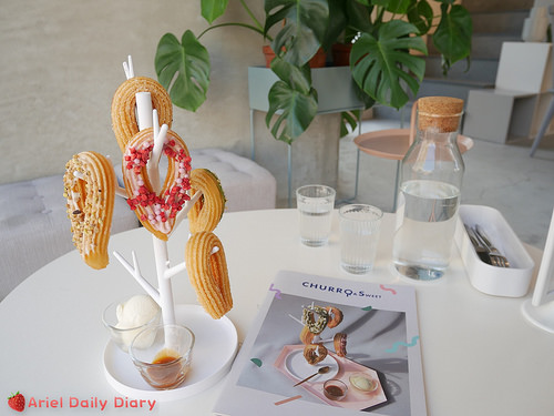 【台南美食】CHURRO & Sweet 草莓季必追!愛心仙女棒點燃你的粉紅少女心,季節限定飲品草莓美莓、浮誇系吉拿樹絕對必點