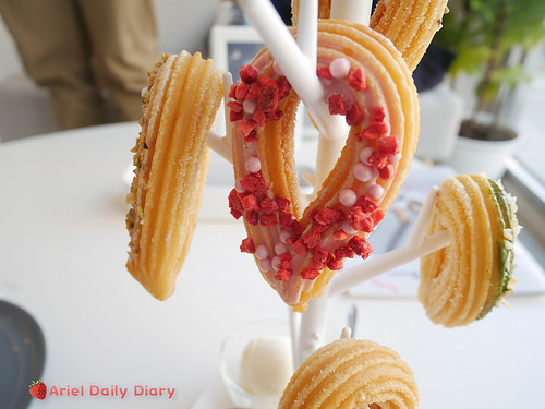 【台南美食】CHURRO & Sweet 草莓季必追!愛心仙女棒點燃你的粉紅少女心,季節限定飲品草莓美莓、浮誇系吉拿樹絕對必點